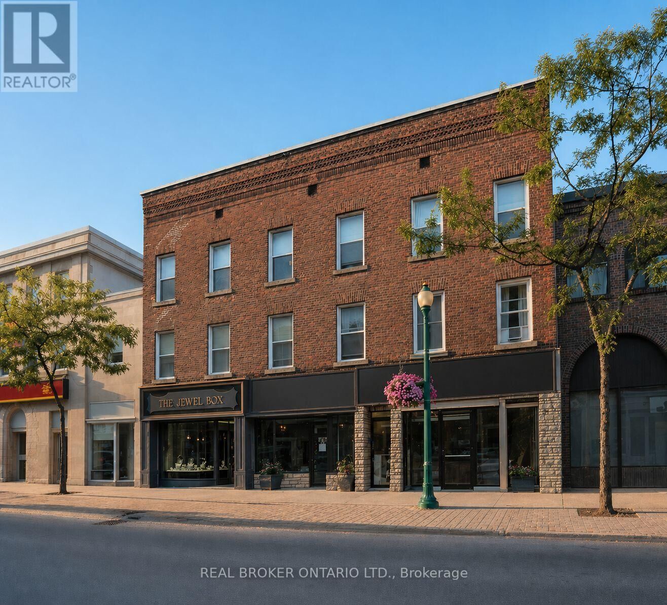 Property Photo:  94 King Street West  ON K6V 3P9 