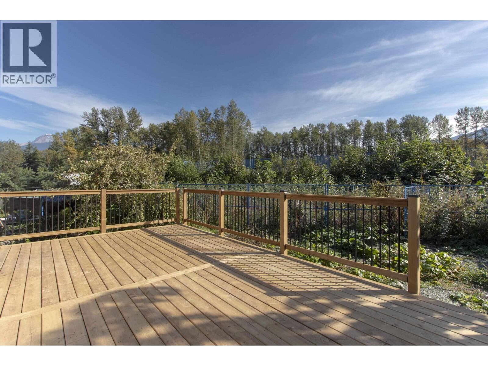 Property Photo:  39884 Government Road 3  BC V8B 0G3 