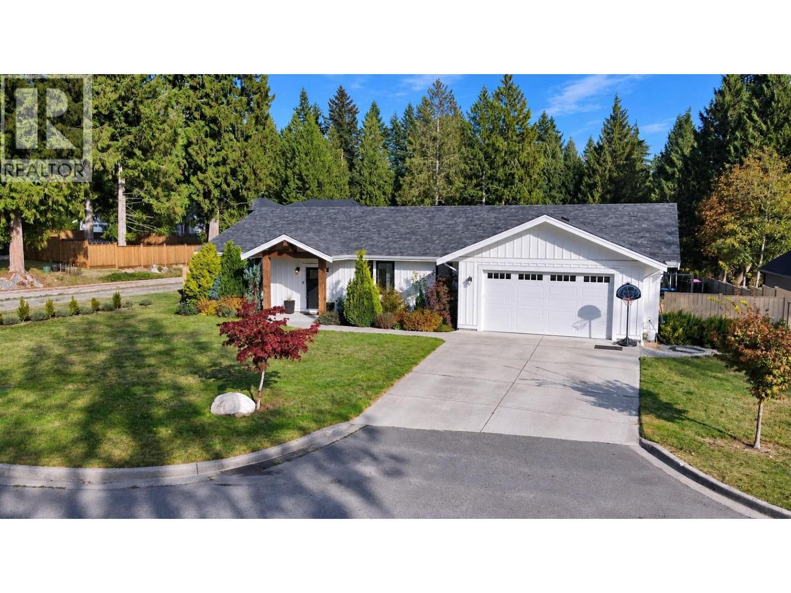 Property Photo:  420 Solaz Place  BC V0N 1V5 