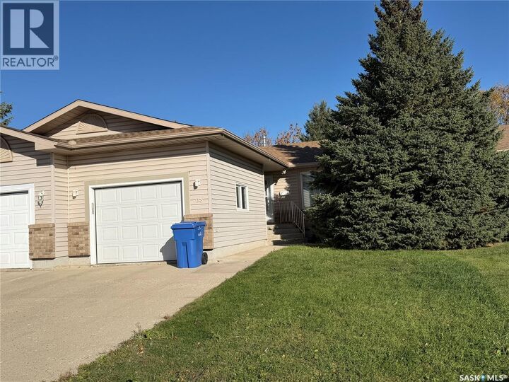 Property Photo: 68 Fenson Crescent SK S3N 3S5