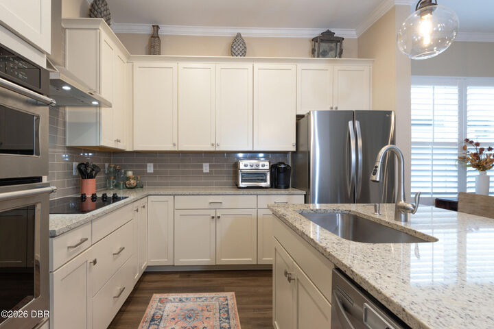 Property Photo: 1303 Bangor Drive FL 32174