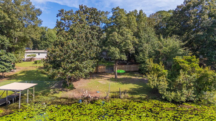 Property Photo:  699 Squirrel Road  FL 32433 
