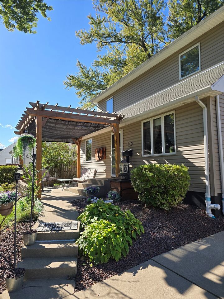 Property Photo:  118 Parkway Drive  PA 16511 