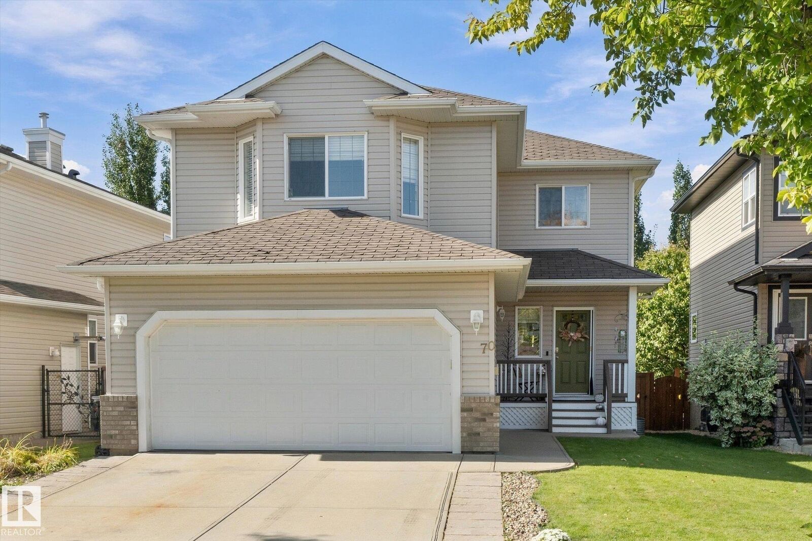 Property Photo:  70 Greenfield Way  AB T8L 0A1 