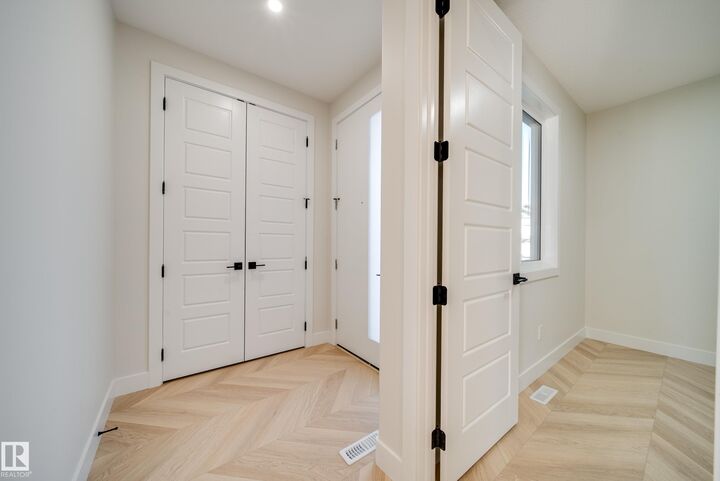 Property Photo:  8523 183 Avenue NW  AB T5Z 0G6 