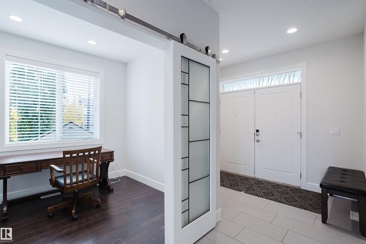 Property Photo:  1 Eastview St  AB T8N 4G4 