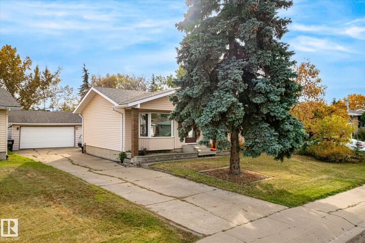 Property Photo:  6013 34A Avenue NW  AB T6L 1C9 