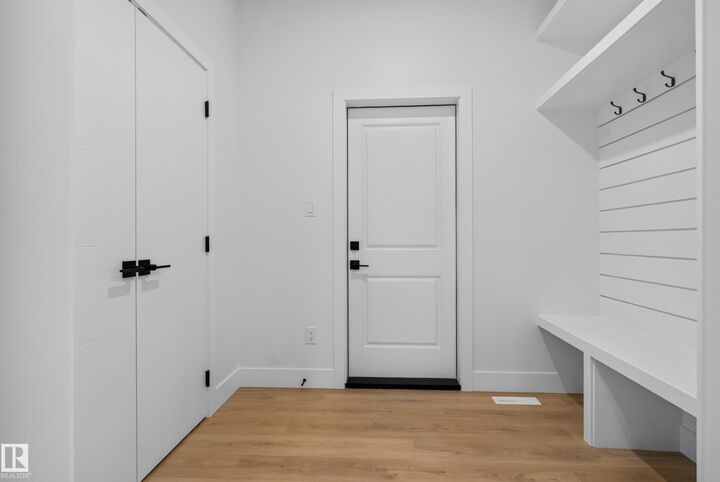 Property Photo:  318 Elliott Wynd  AB T8L 3X6 