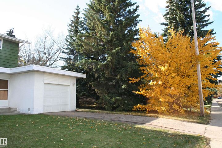 Property Photo: 5219 57 Avenue AB T0B 4N0