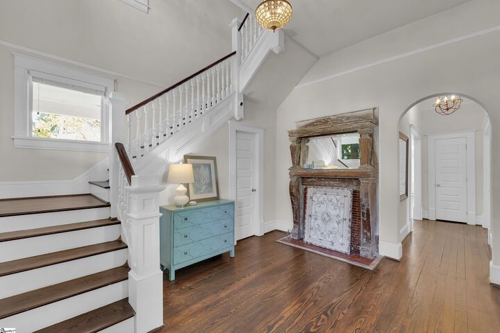 Property Photo:  409 Perry Avenue  SC 29601 