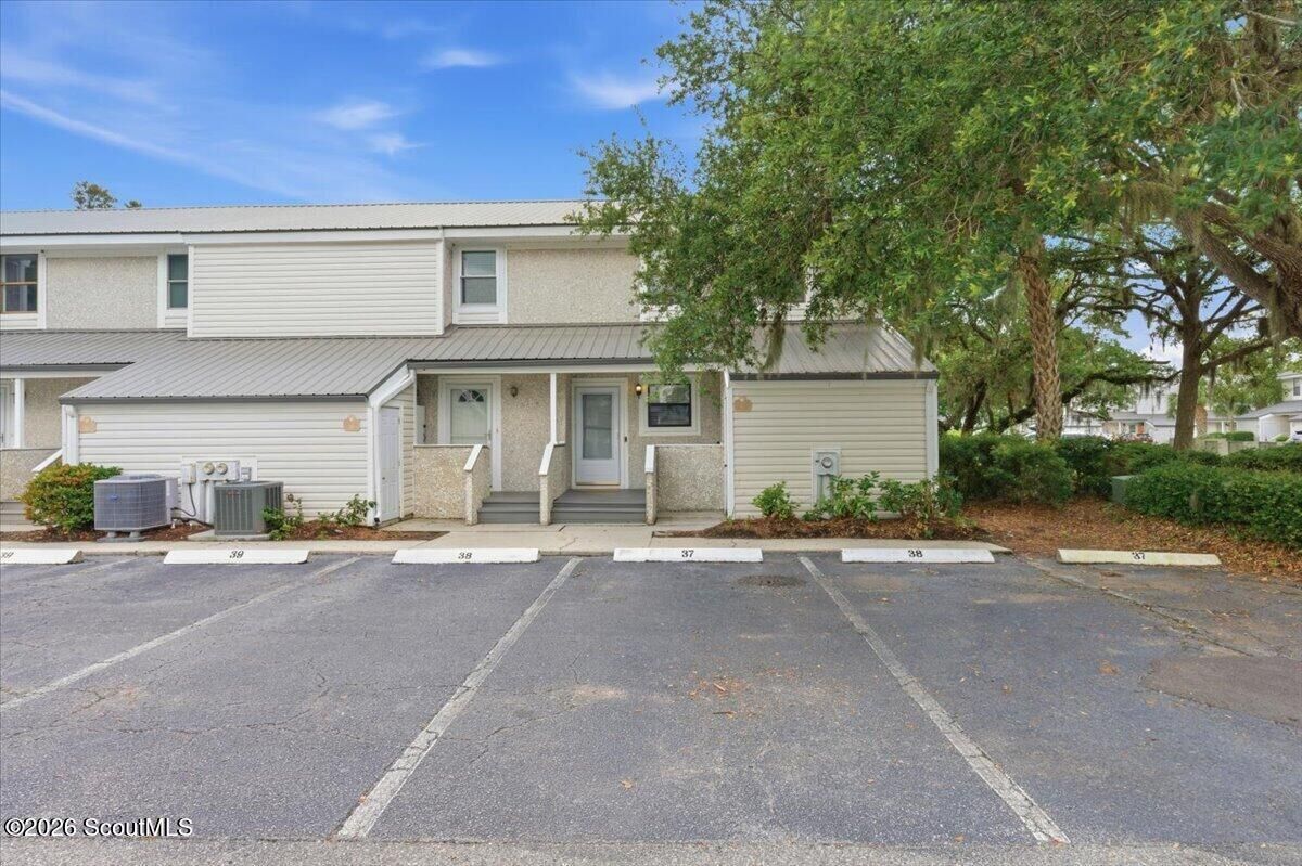 Property Photo:  1000 Sea Island Road 37  GA 31522 