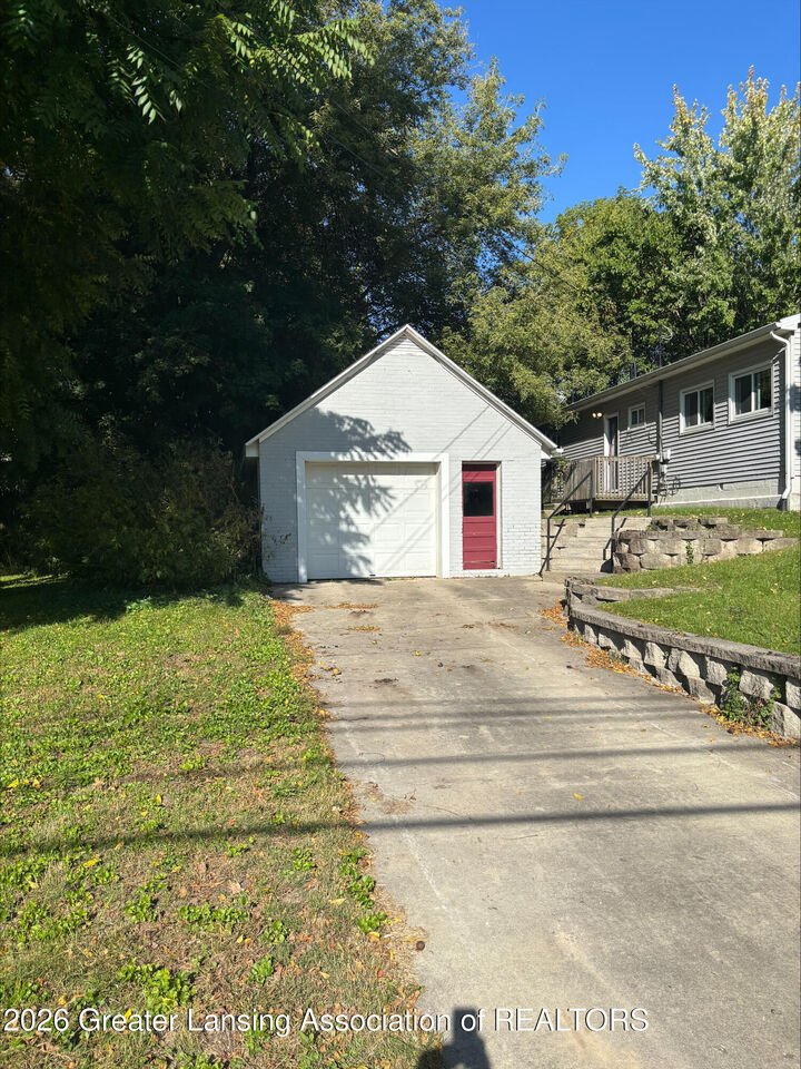 Property Photo:  509 E Grand River Road  MI 48848 