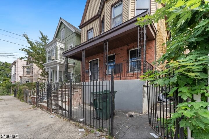 Property Photo:  730 S 15th St  NJ 07103 