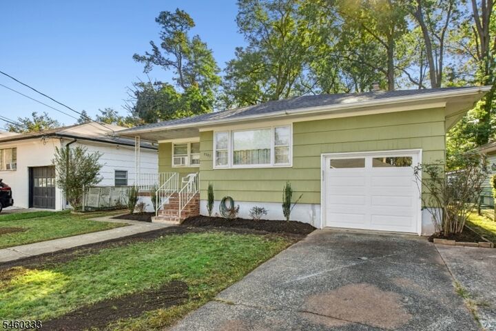 Property Photo:  2293 Ludlow St  NJ 07065 
