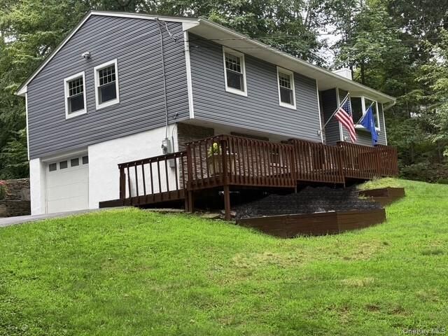 Property Photo: 1426 E Mombasha NY 10950