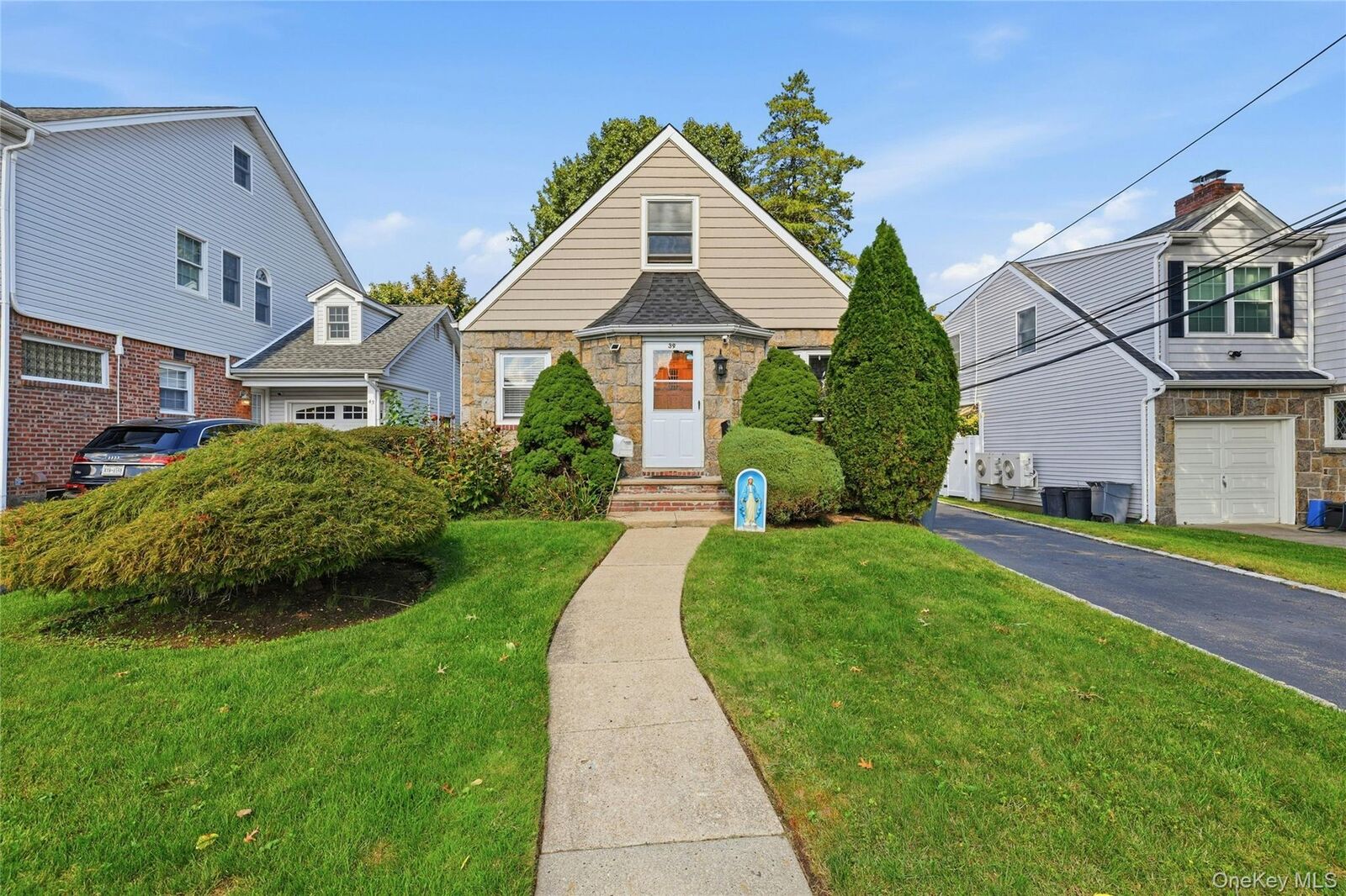 Property Photo: 39 Primrose Drive NY 11040