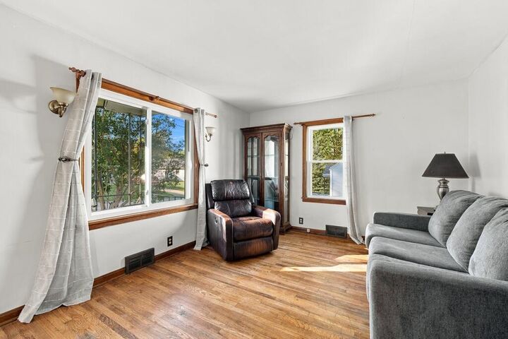 Property Photo:  185 Sharon Ave  OH 44805 