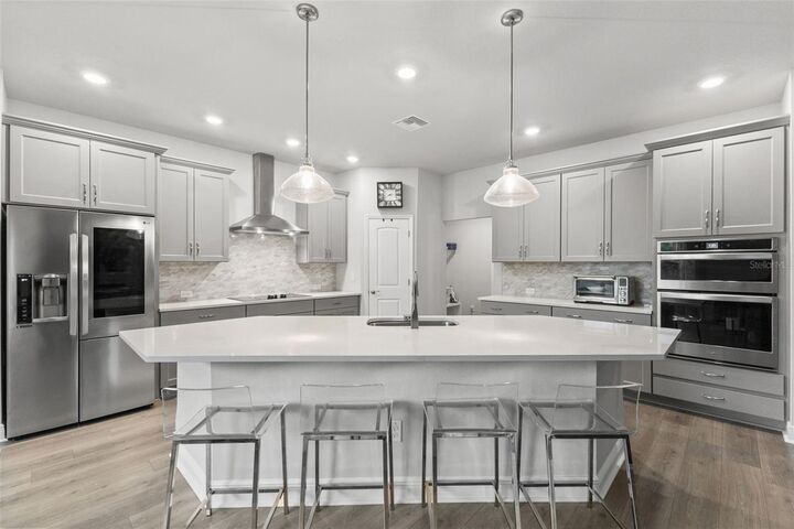 Property Photo:  4009 W Carmen Street  FL 33609 