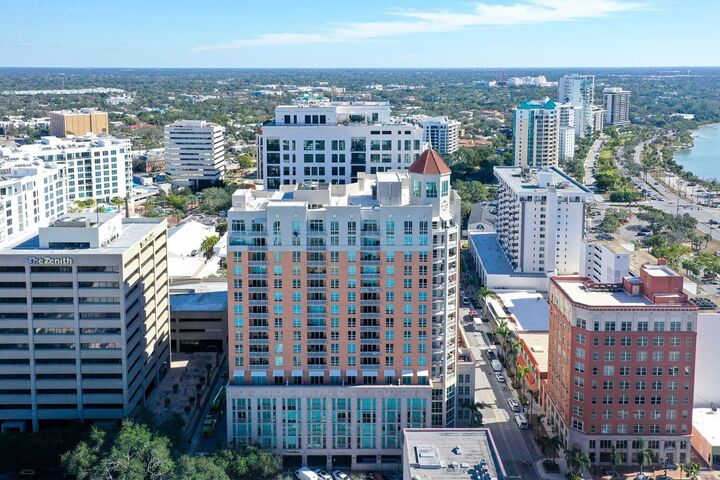 Property Photo: 1350 Main Street 1208 FL 34236
