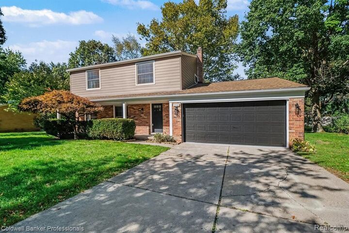 Property Photo:  2544 Oxford Drive  MI 48084 