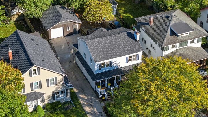 Property Photo:  324 Gladstone Drive SE  MI 49506 