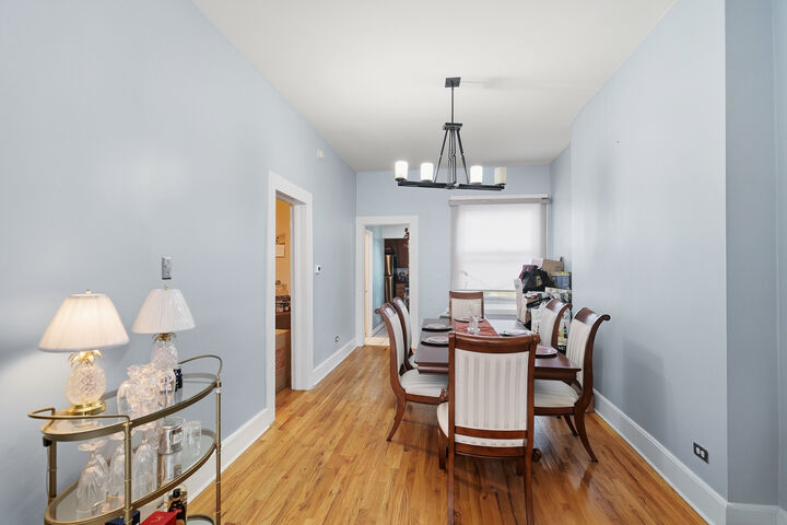 Property Photo:  2854 W Warren Boulevard  IL 60612 