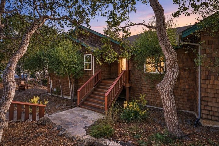 Property Photo: 1086 Hillcrest CA 93428