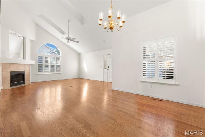 Property Photo:  7463 Woodlawn Colonial Lane  MO 63119 