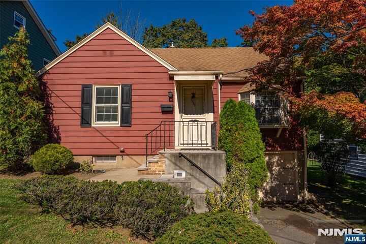 Property Photo:  150 Franklin Street  NJ 07044 