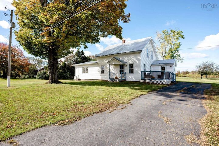 Property Photo:  1815 Lakewood Road  NS B4N 3V7 
