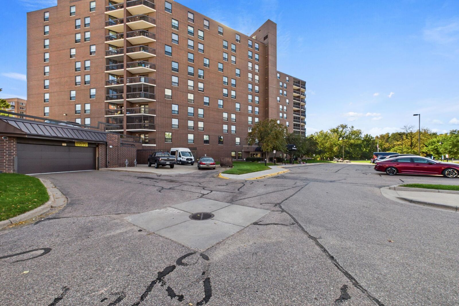 Property Photo:  6615 Lake Shore Drive S 607  MN 55423 