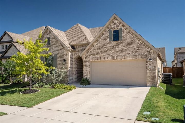 Property Photo:  1373 Silverthorn Trail  TX 76247 