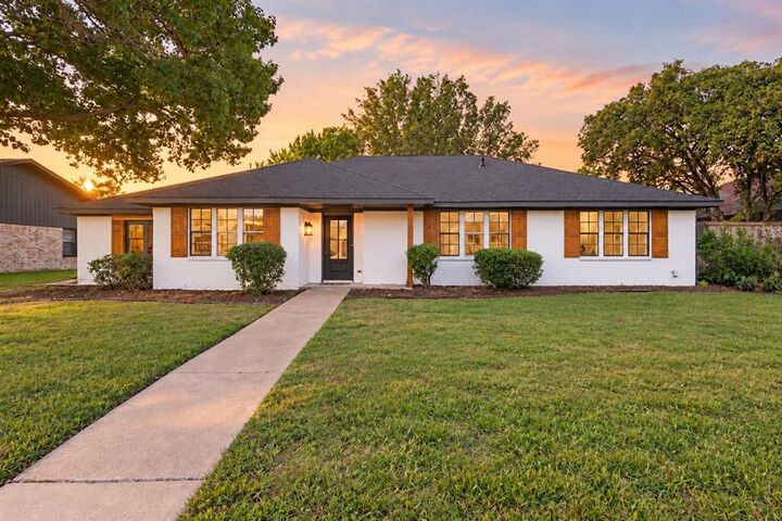 Property Photo:  2815 Staffordshire Drive  TX 75007 