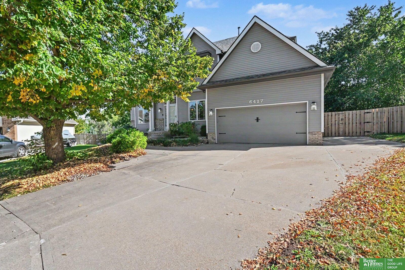 Property Photo: 6427 S 156th Avenue NE 68135