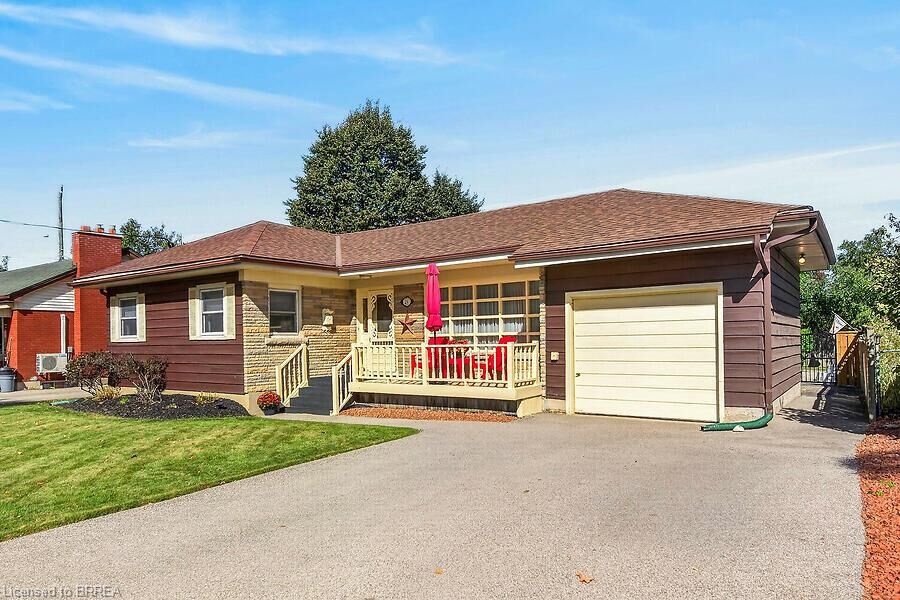Property Photo:  21 Carolina Drive  ON N3R 1X6 