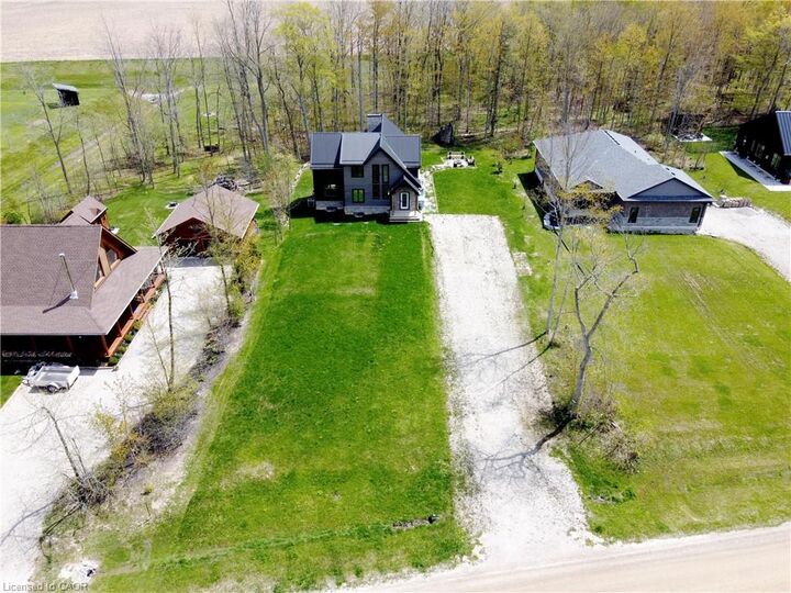 Property Photo:  74362 Driftwood Drive  ON N0M 1G0 