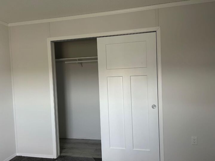 Property Photo:  2050 Sunflower Crescent  AB T1M 0G4 