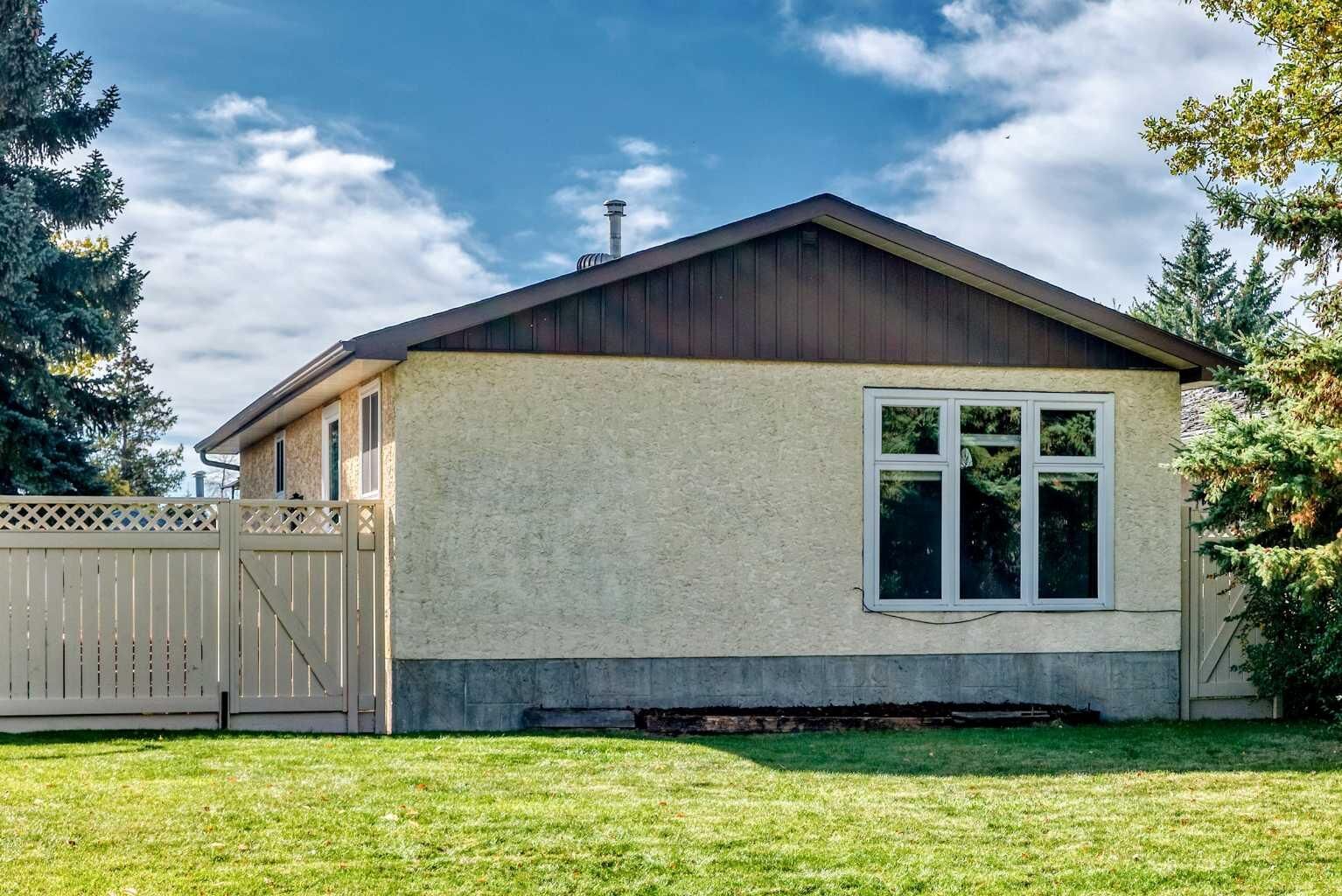 Property Photo:  3432 31A Avenue SE  AB T2B 0J1 
