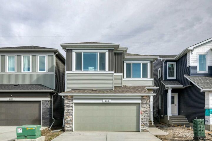 Property Photo:  474 Hotchkiss Manor SE  AB T3S 0T1 