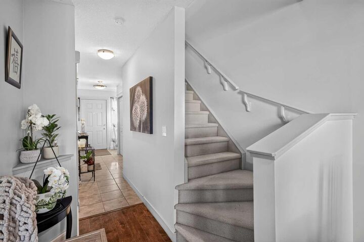 Property Photo:  202 Bayside Point SW  AB T4B 2X6 