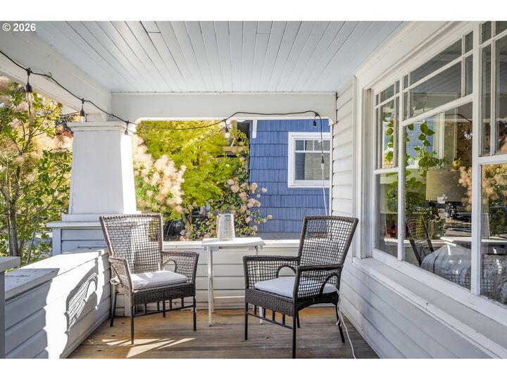 Property Photo: 3841 NE 74th Ave OR 97213