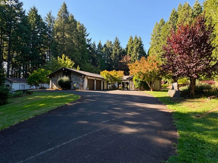 Property Photo: 79046 Blacks Dr OR 97424