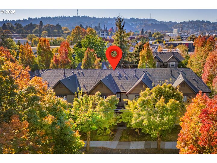 Property Photo: 2813 SE 16th Ave 9 OR 97202