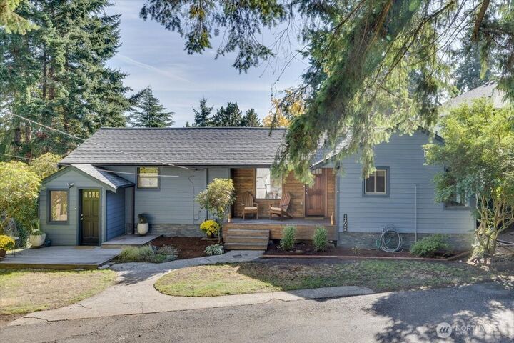Property Photo:  17024  32nd Avenue NE  WA 98155 