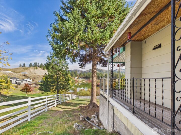 Property Photo:  7 N Lake Lane  WA 99166 