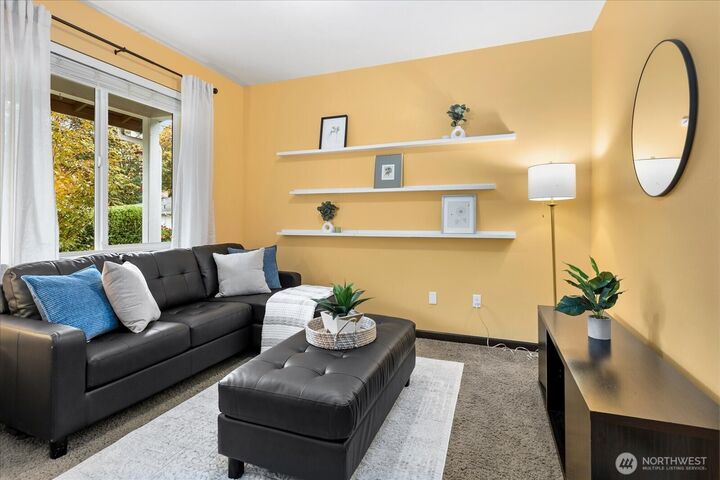 Property Photo: 1116 Orchard Avenue WA 98290