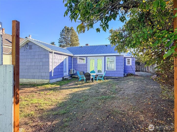 Property Photo:  618  Cherry  WA 98368 