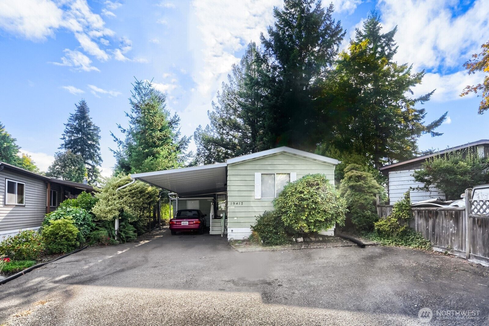 Property Photo: 19417 129th Avenue NE WA 98011