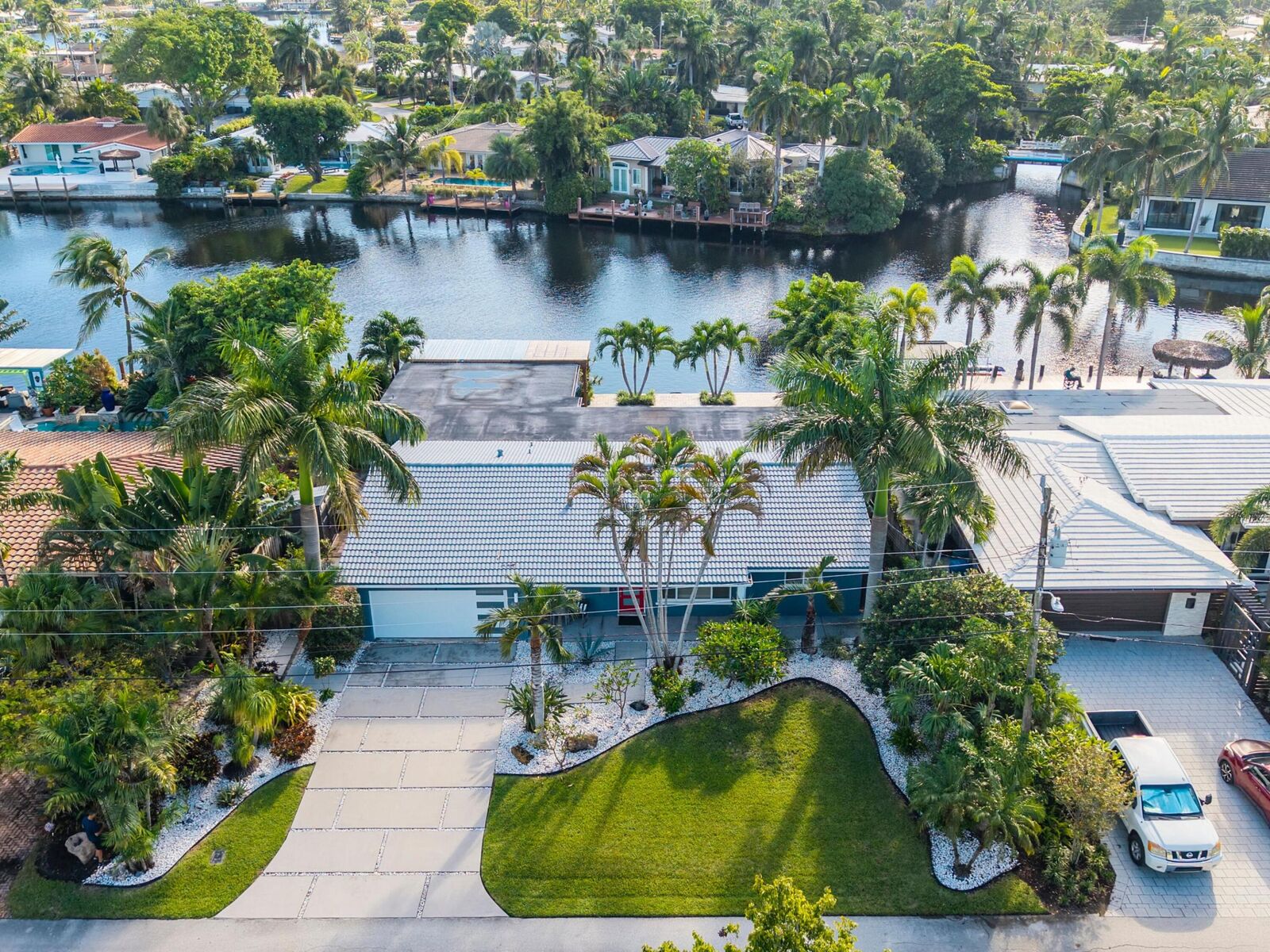 Property Photo:  4100 NE 15th Terrace  FL 33334 