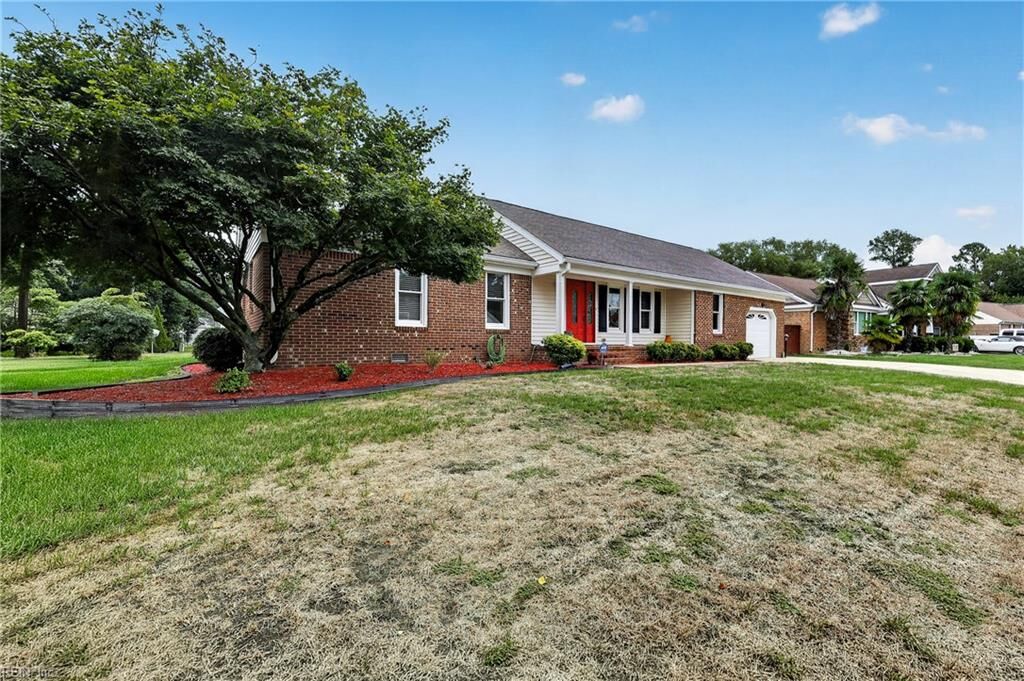 Property Photo: 737 Willow Oak Dr VA 23322